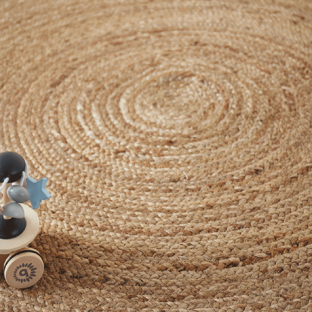 Wooden roller toy for fine motor skills